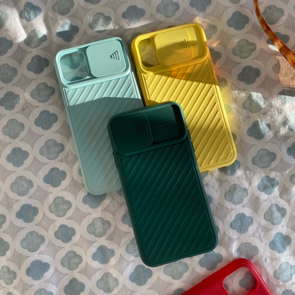 Free w purchase Bundle of I phone 11 cases with camera protect - Picture 1 of 11